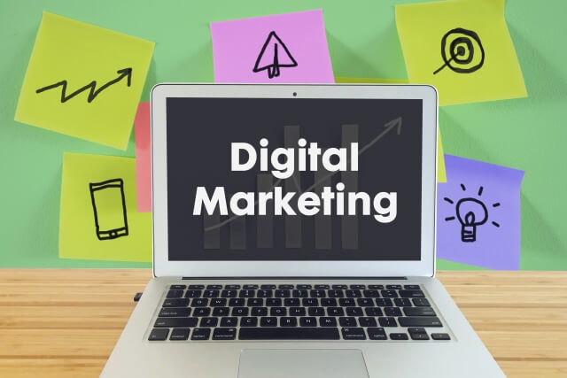 webマーケティング 費用